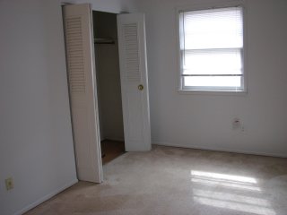 Upstairs front bedroom